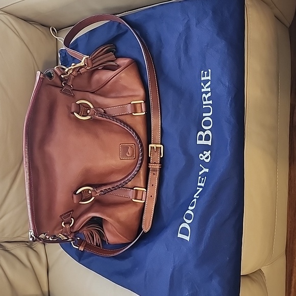 Dooney and Burke Saddlebag and Wallet Floritine. - Picture 3 of 12